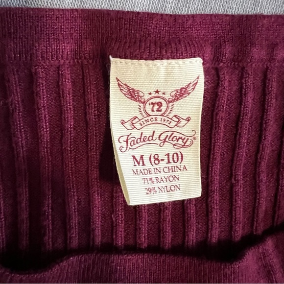 Faded Glory Women's Burgundy Crew Neck Sweater - Picture 2 of 3
